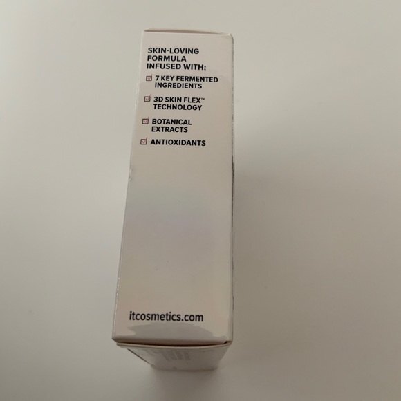 It Cosmetics Bye Bye Foundation Deep Ebony Powder - Picture 7 of 12